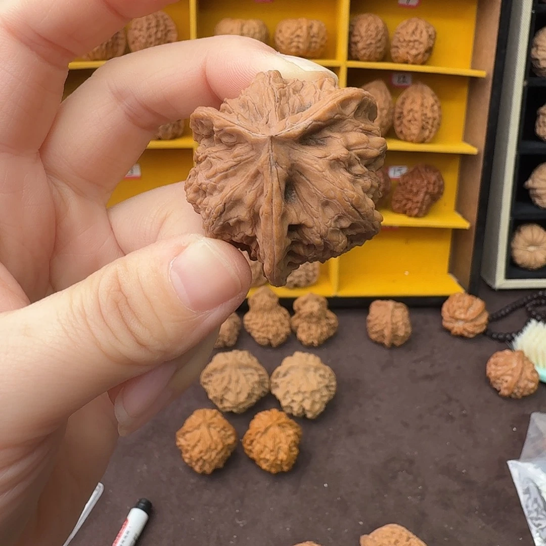 勒***弟把件文玩核桃三棱单只不退不换