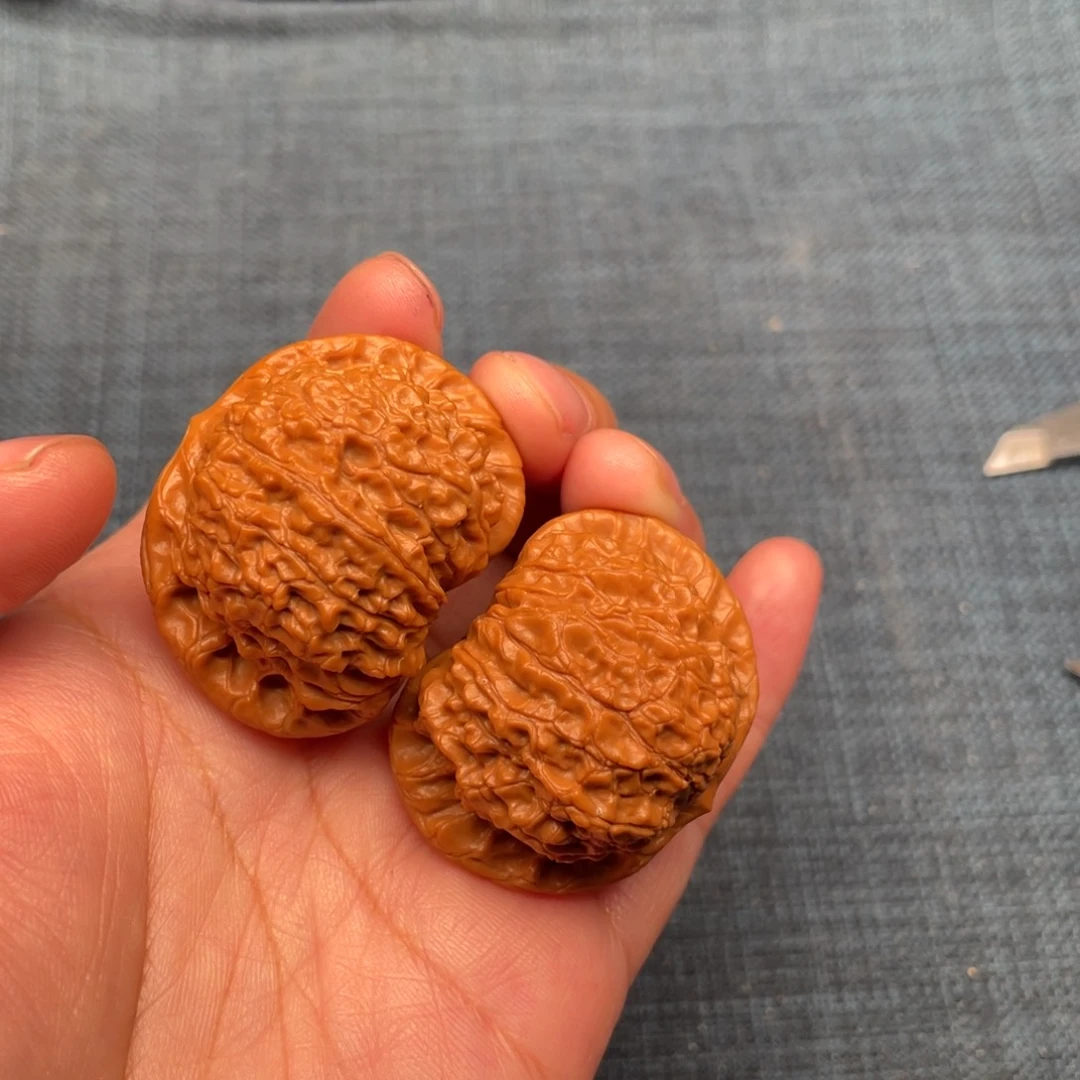 老***敌把件文玩核桃43血麒麟