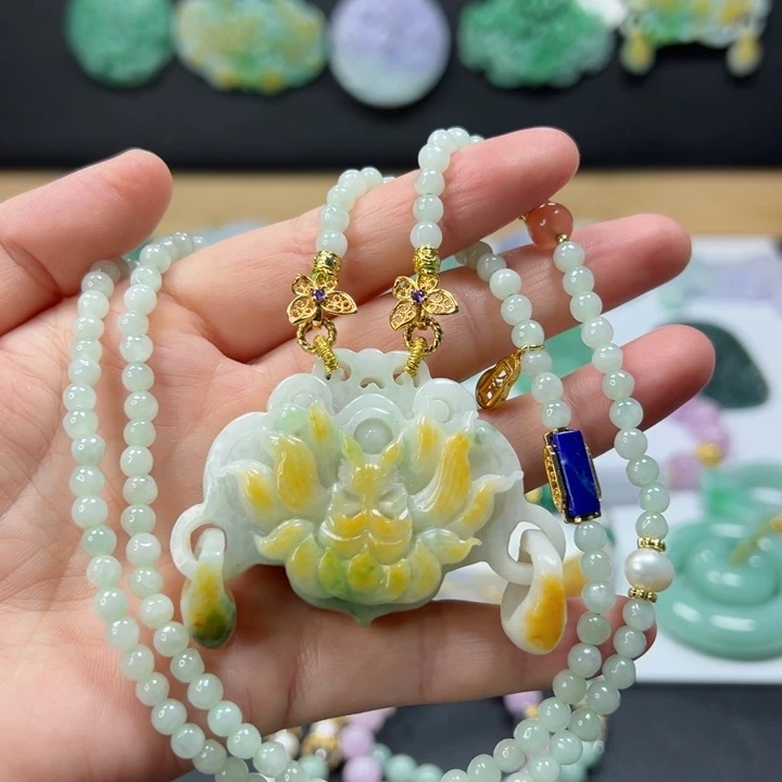 颈饰未镶嵌翡翠吊坠