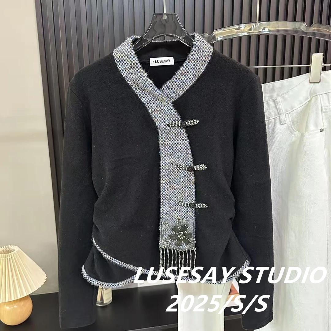 LUSESAY 国风V领拼接撞色设计 2025秋冬新款百搭长袖女上衣