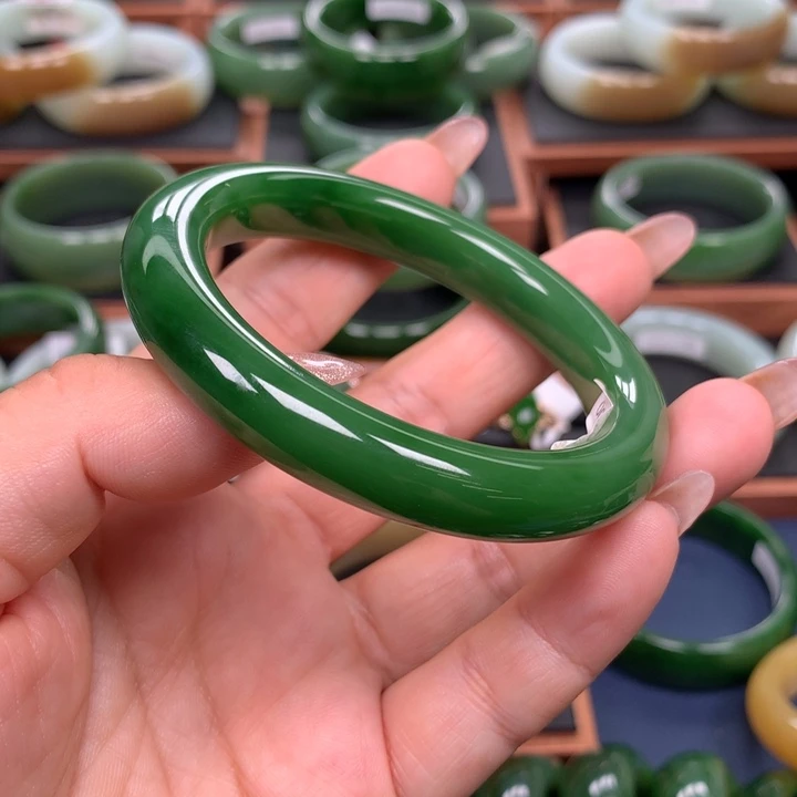 和田玉（碧玉）手镯未镶嵌5556圈口