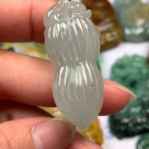翡翠颈饰未镶嵌翡翠