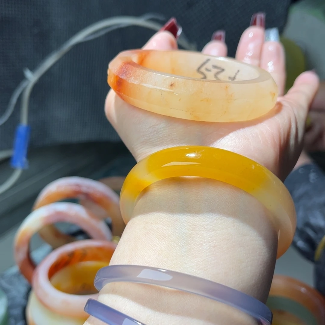 语***默石英质玉未镶嵌手镯定制