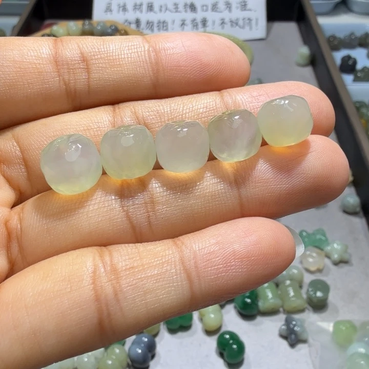 和田玉未镶嵌珠宝半成品