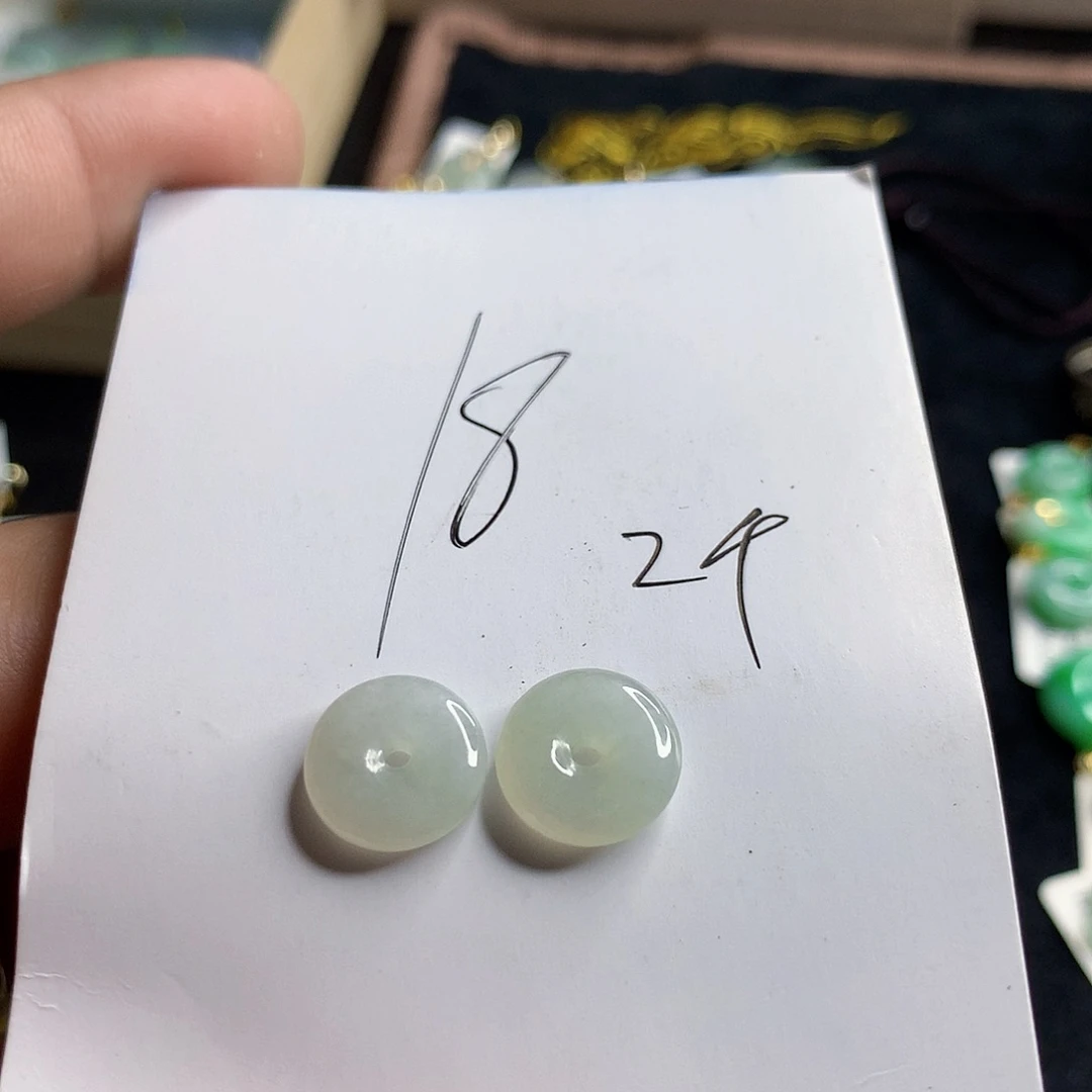 翡翠未镶嵌颈饰未镶嵌