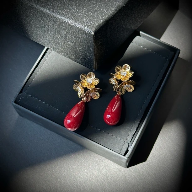 铜合金锆石耳饰 小众设计水滴金属立体花朵耳环 法式复古百搭耳饰