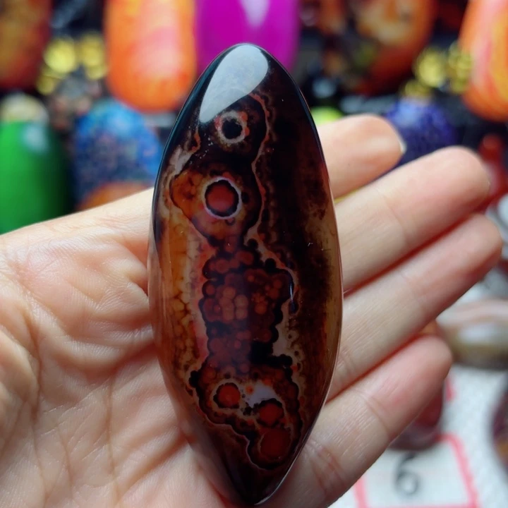 飞***哥玛瑙/玉髓未镶嵌珠宝半成品