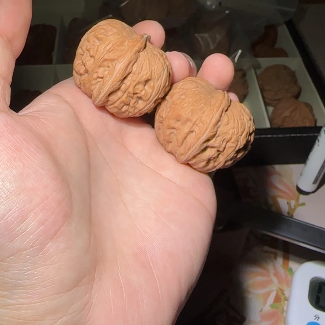 文玩核桃吊坠元宝