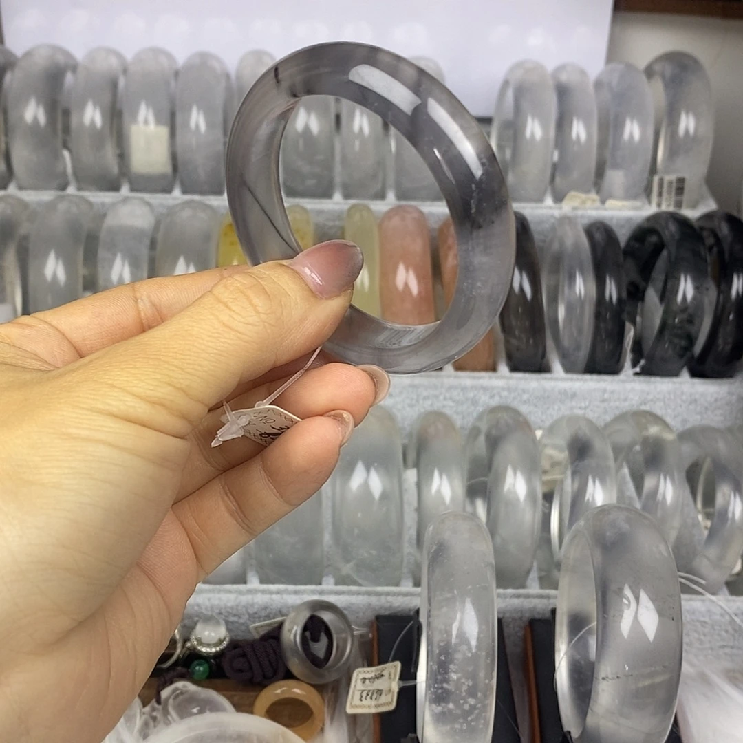 玥***歌石英质玉未镶嵌手镯冰透乌鸡1833