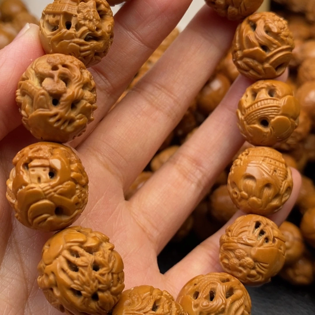 吊坠橄榄核镂空山水