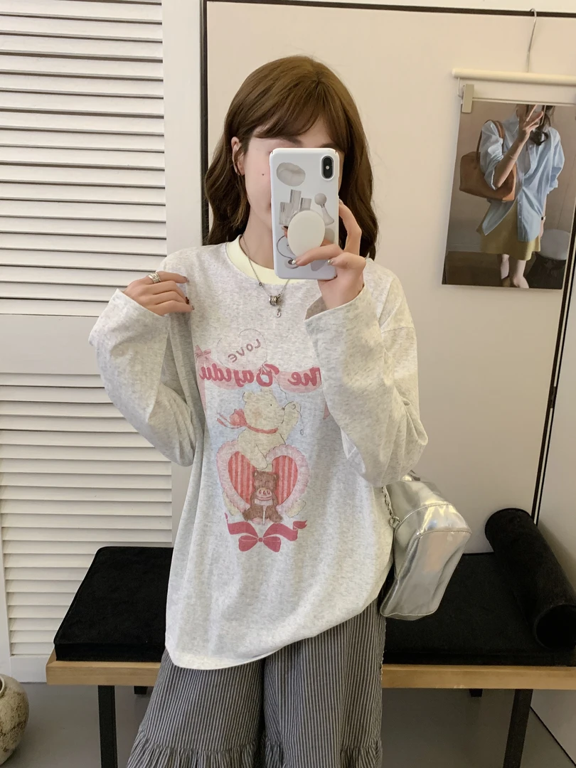 程程甄选  熊熊乐园简约百搭撞色螺纹领口印花防晒打底衫951