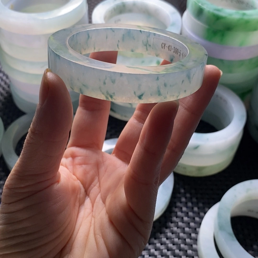 定制翡翠手镯未镶嵌J***n