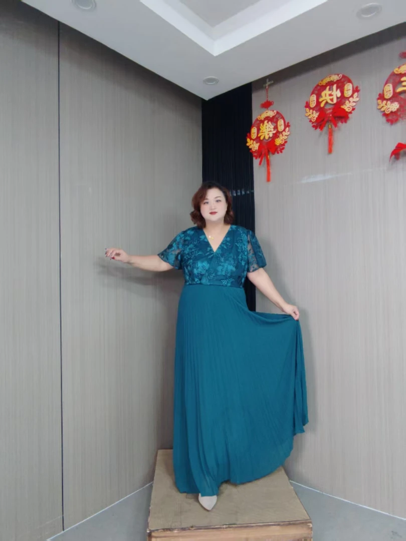 【乔姐严选】湖蓝色重工刺绣花百褶连衣裙