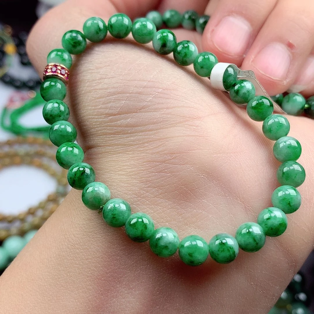 翡翠颈饰未镶嵌手串