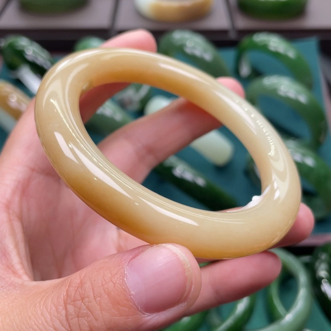 未镶嵌手镯和田玉（糖玉）