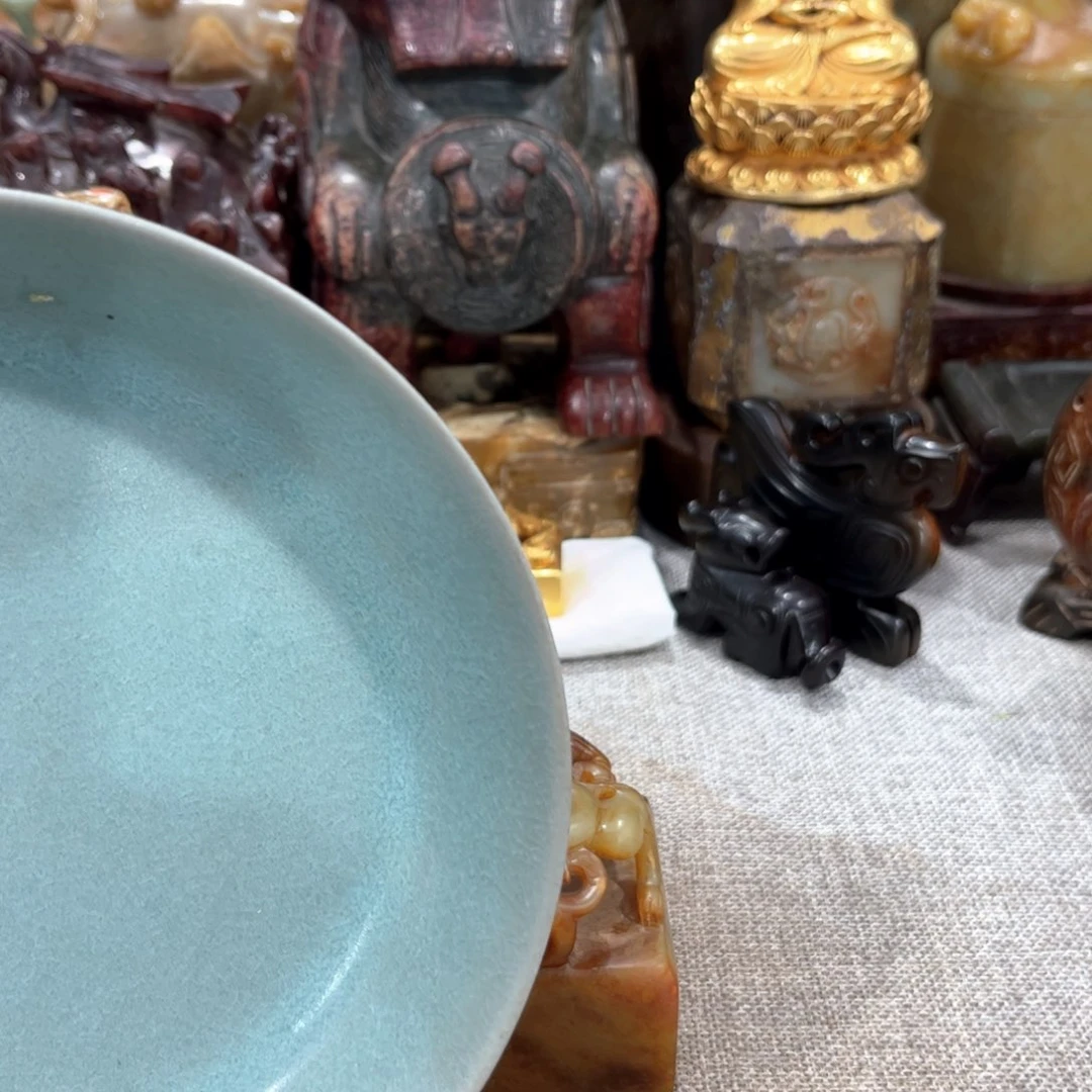 摆件凡*炸至金黄色捞出沥干水分，炸了