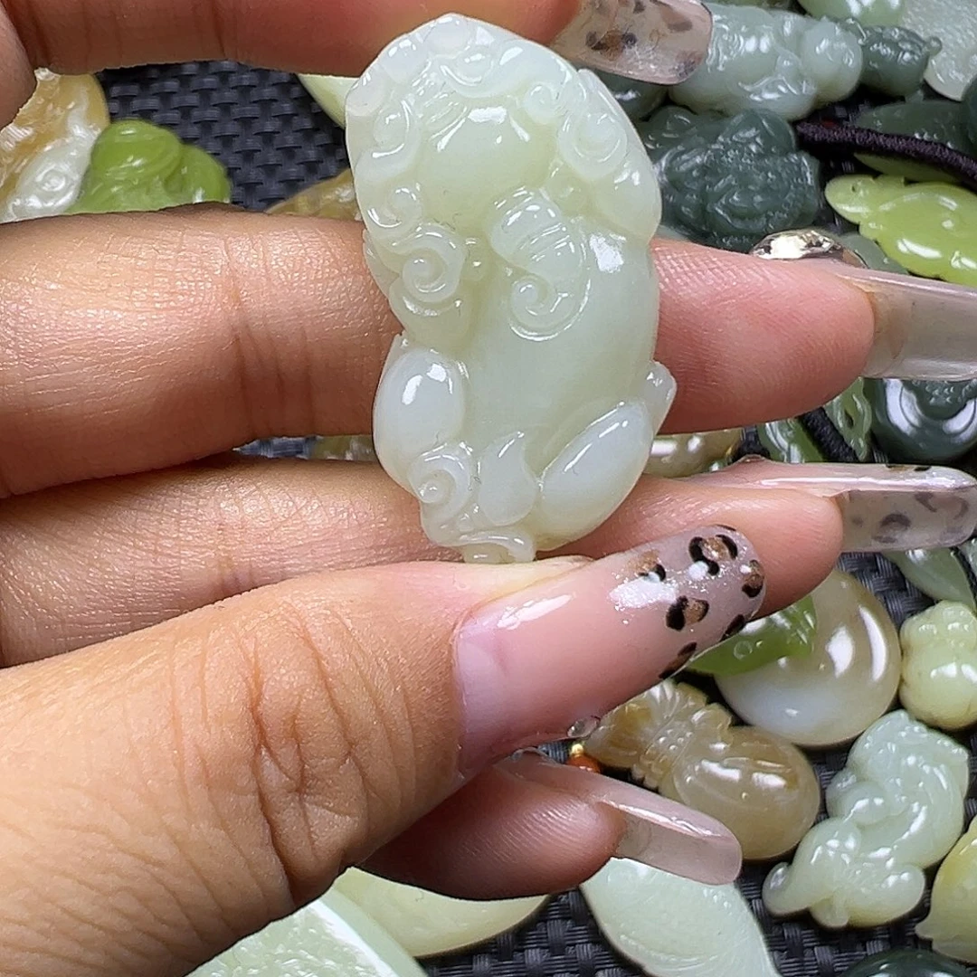 颈饰未镶嵌和田玉