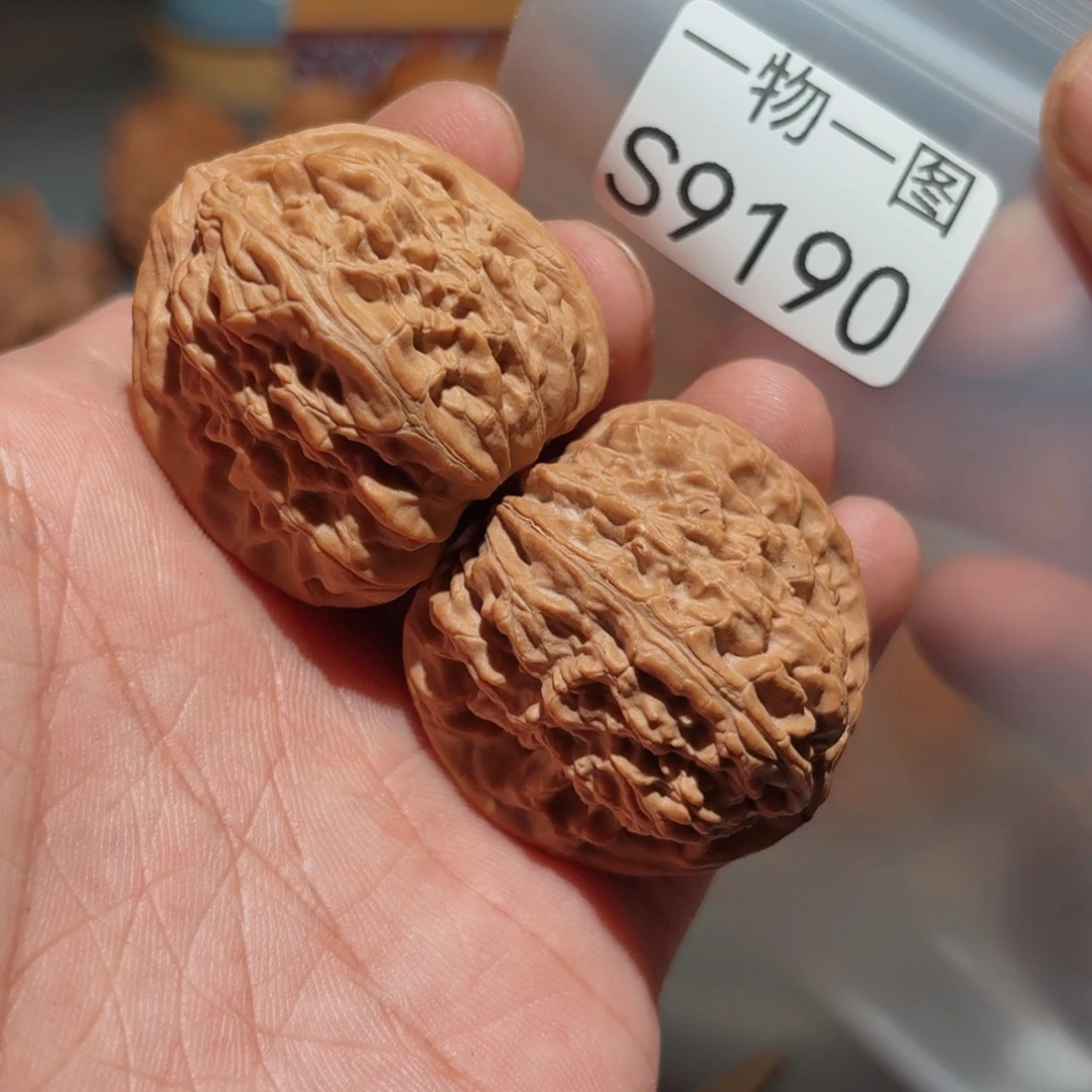 把件文玩核桃三角白