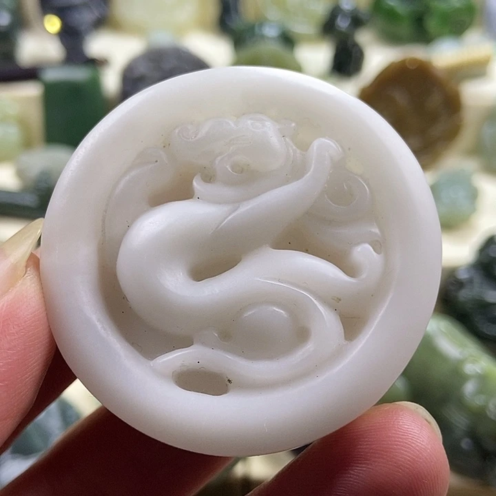 和田玉未镶嵌颈饰