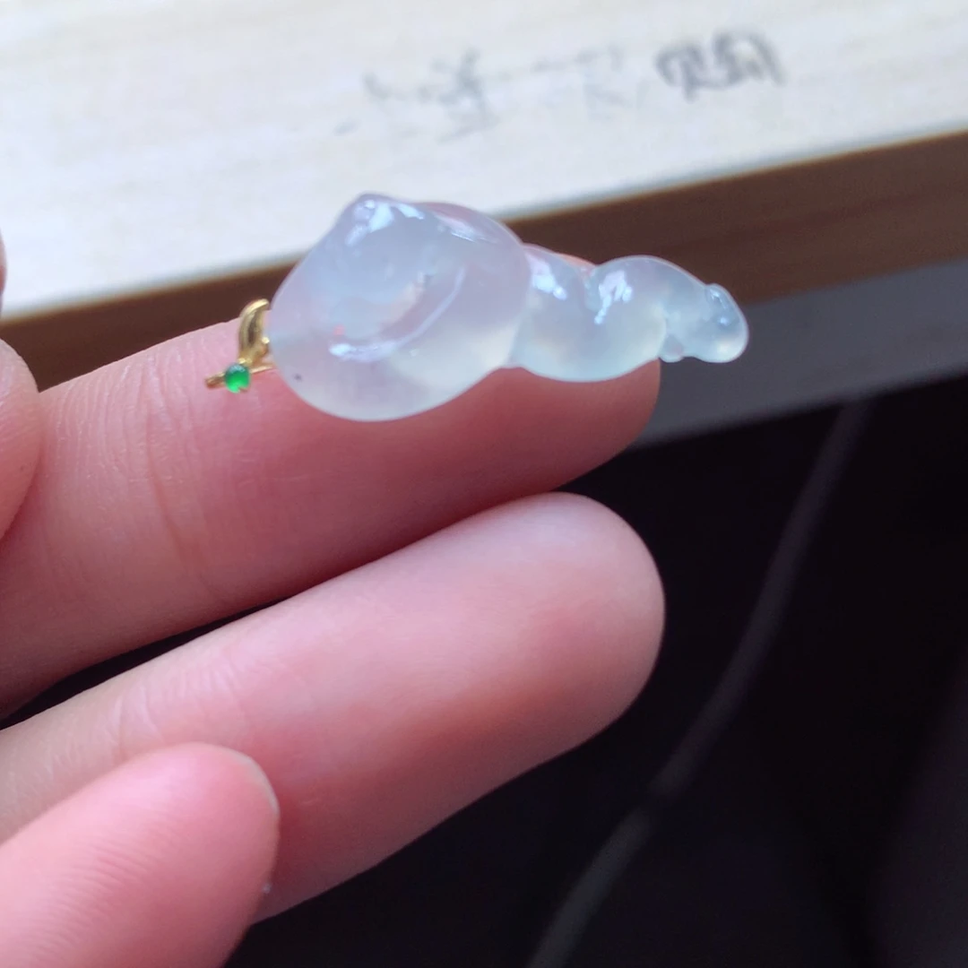 翡翠颈饰18K金镶嵌吊坠