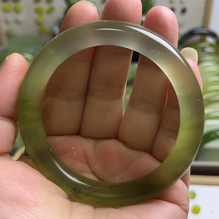未镶嵌蛇纹石玉吊坠(不含链)