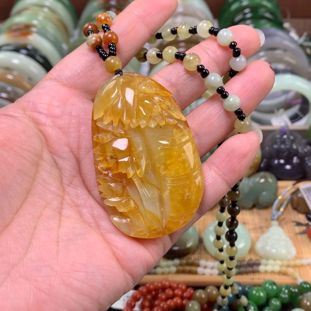 岫玉未镶嵌颈饰吊坠