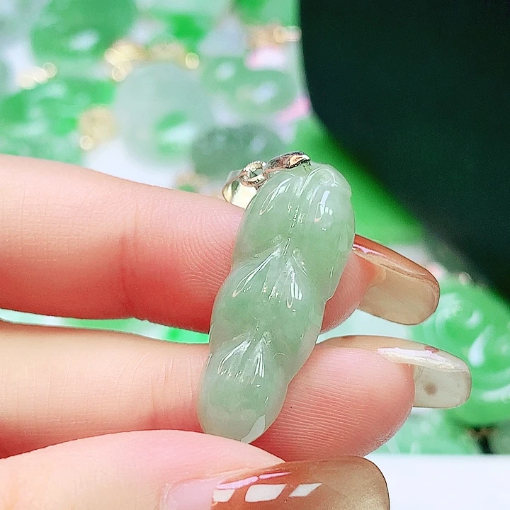 翡翠未镶嵌颈饰翡翠