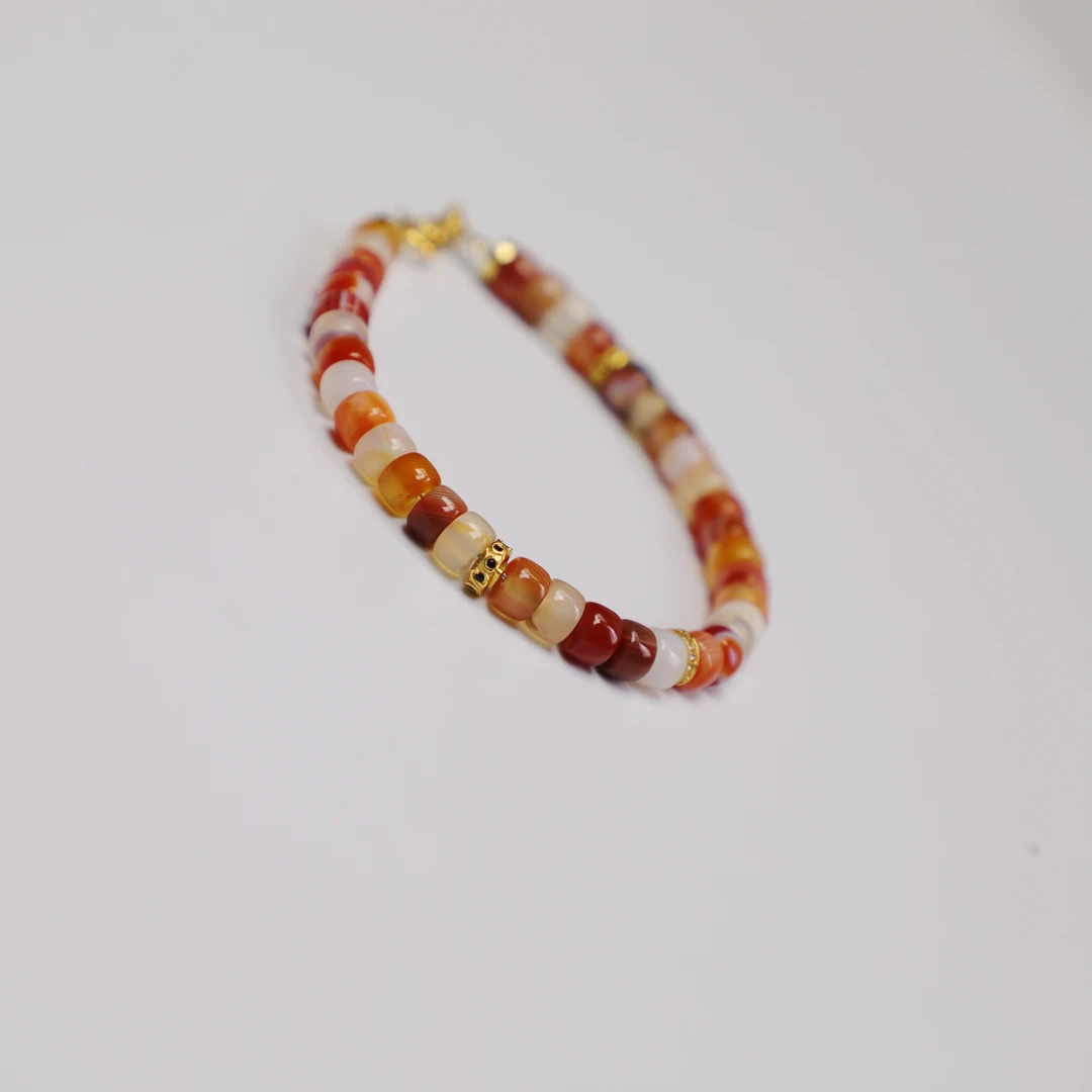 尺寸约6mm*4mm红缠丝玛瑙手链（多样性发货）