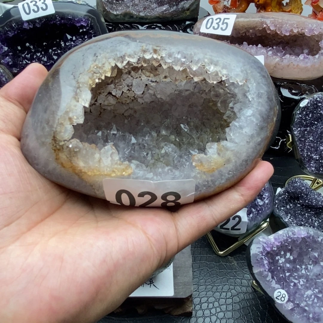 紫晶未镶嵌大型摆件（非配饰）