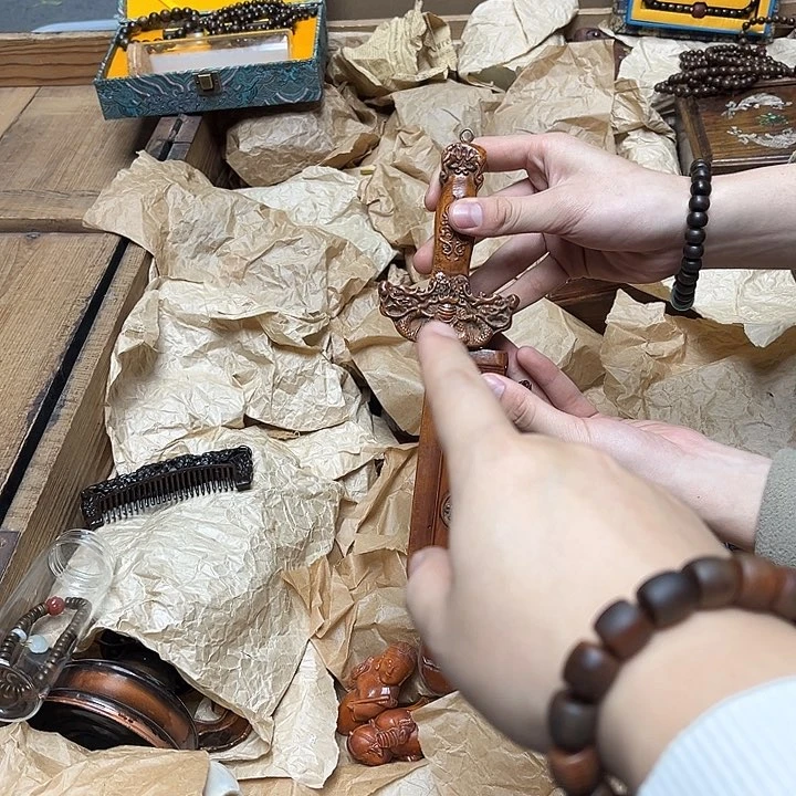 大叶紫檀（黑酸枝木类）