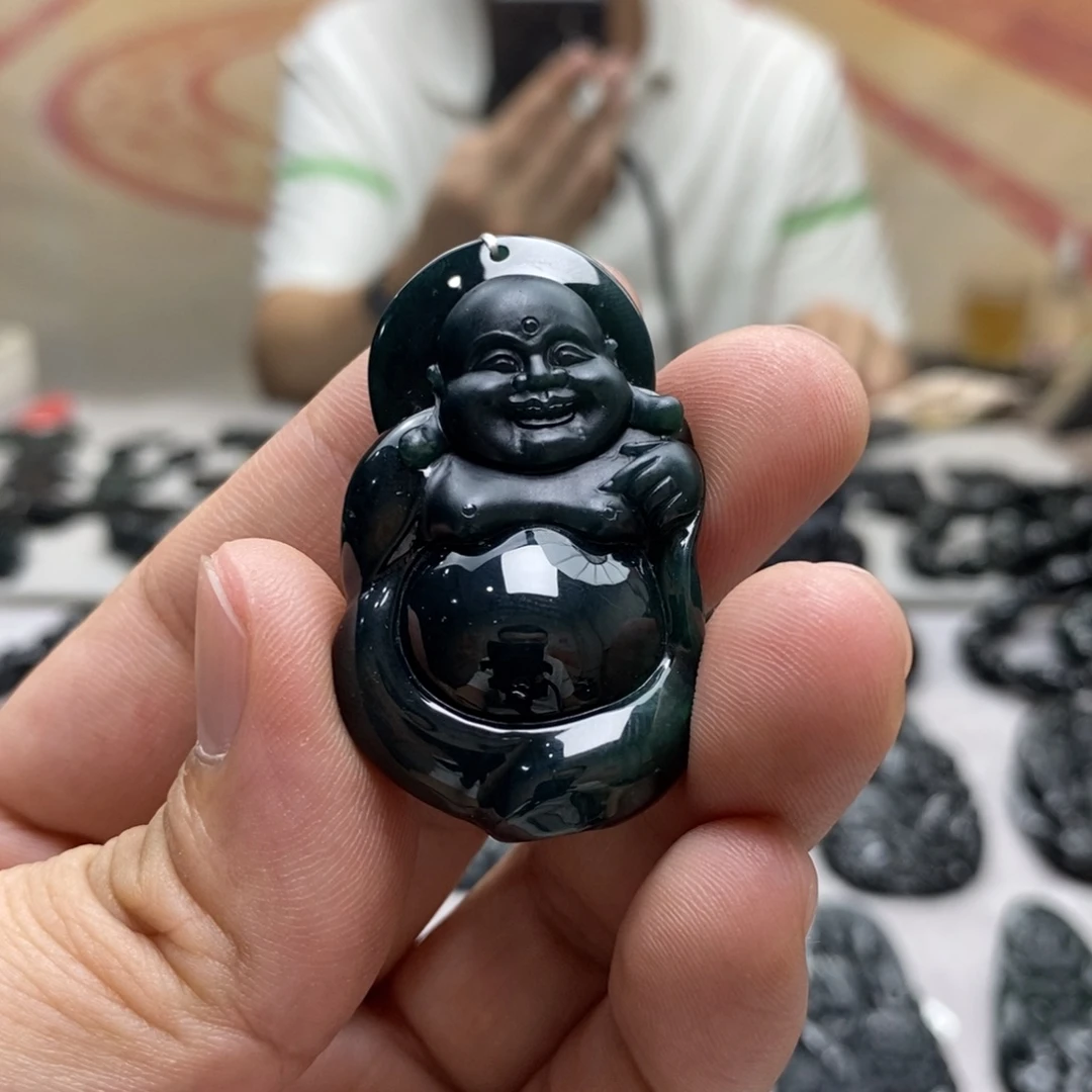 翡翠未镶嵌颈饰佛公
