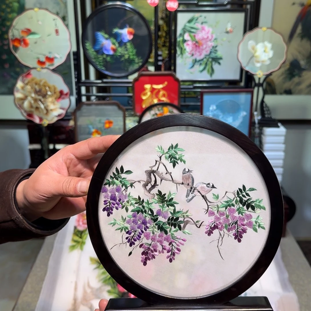 刺绣刺绣工艺精湛