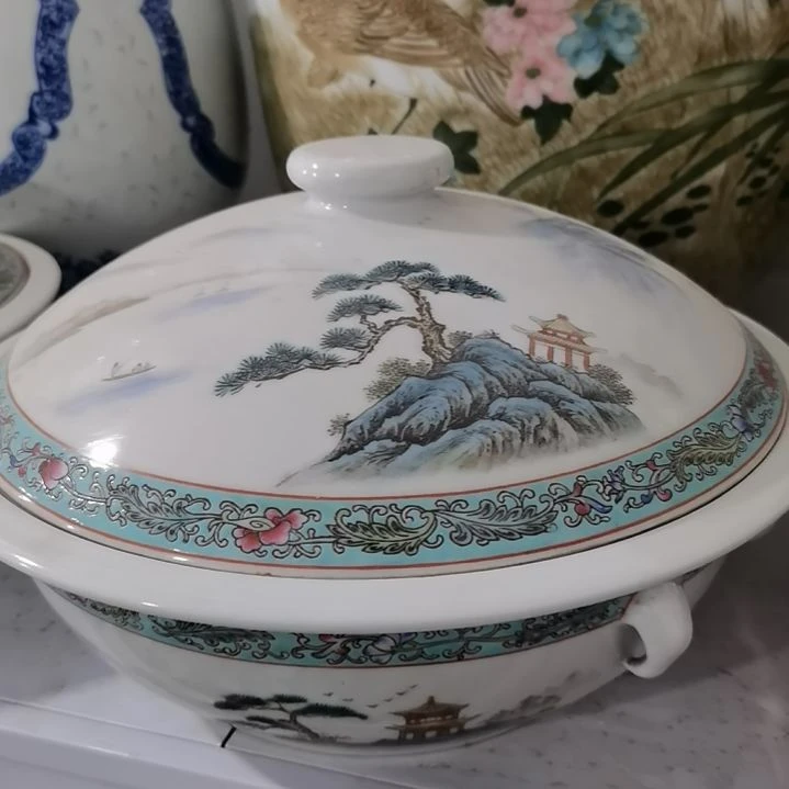 当代景德镇陶瓷工艺品韭**子