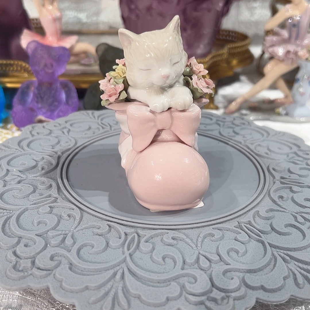 陶瓷0131骨瓷大头鞋猫咪摆件