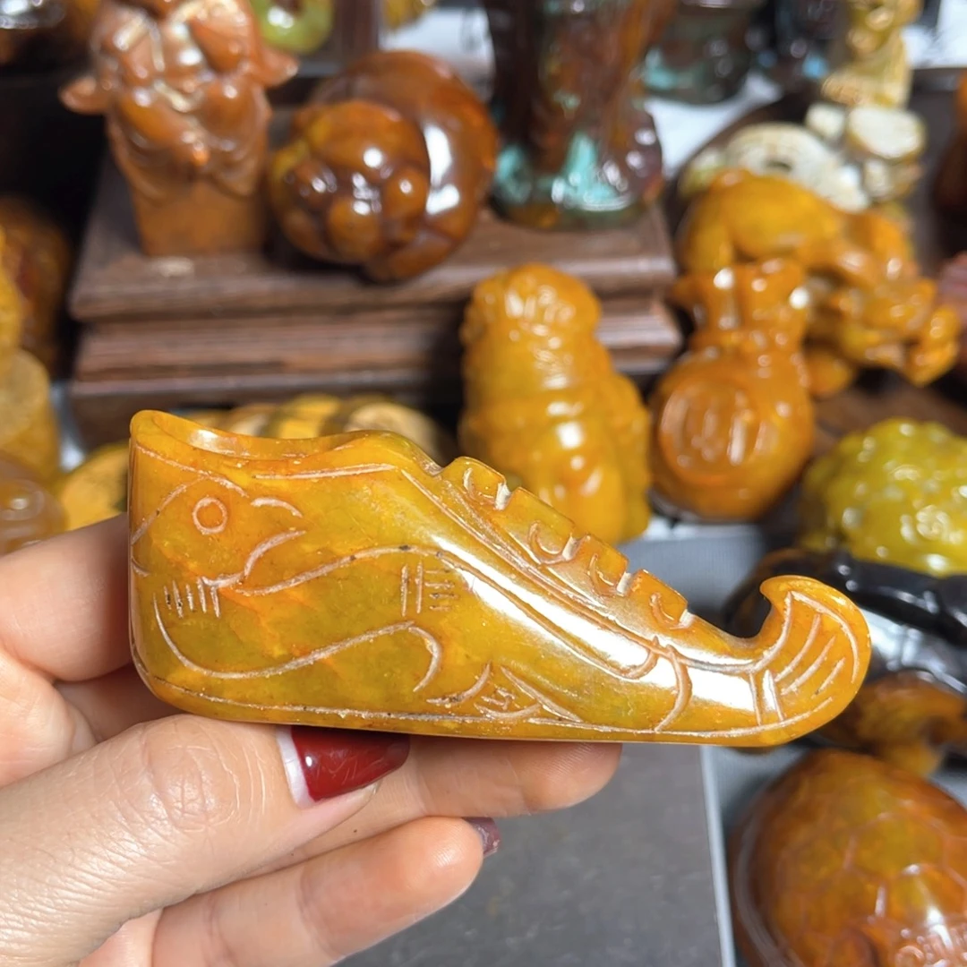 蛇纹石玉合金颈饰嗯嗯