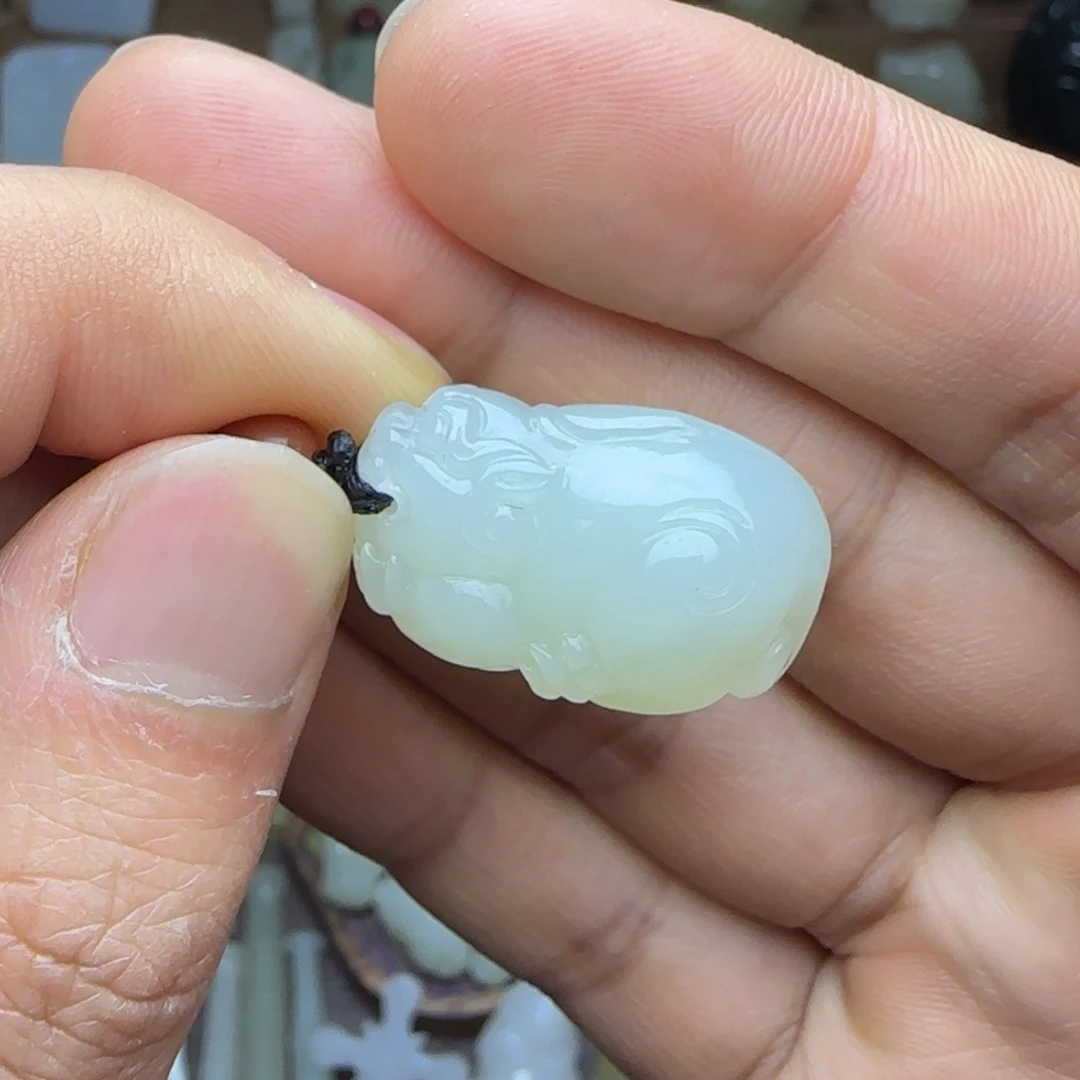 和田玉挂件未镶嵌貔貅