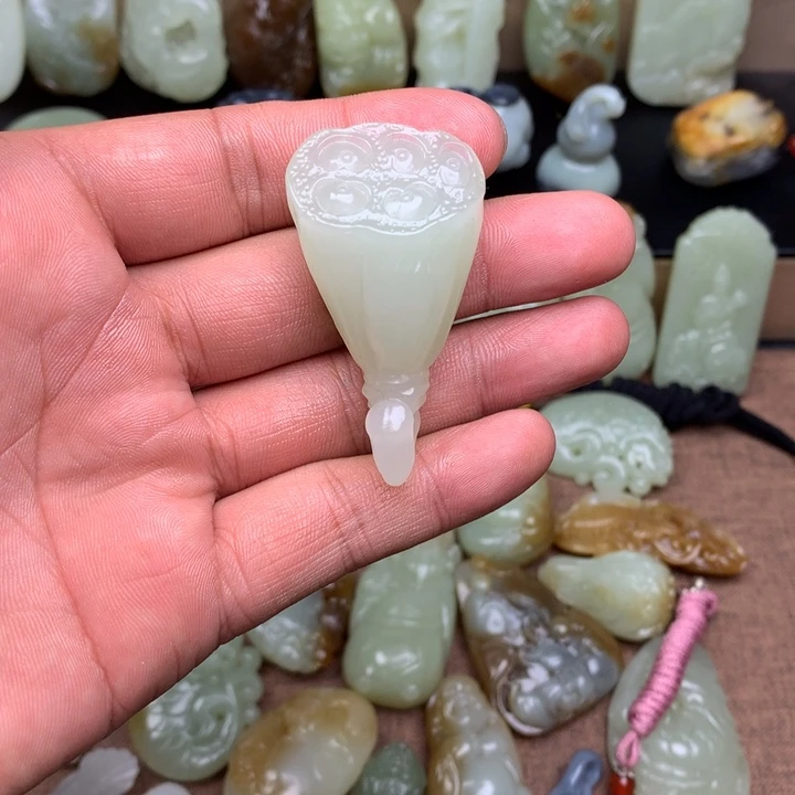 和田玉（糖玉）未镶嵌颈饰