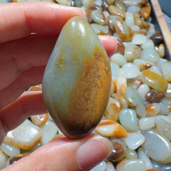 颈饰未镶嵌和田玉（糖玉）36克