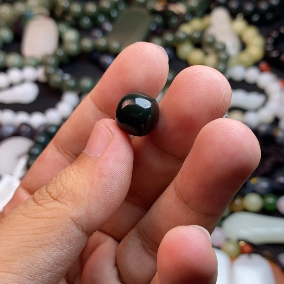 和田玉未镶嵌颈饰岁*