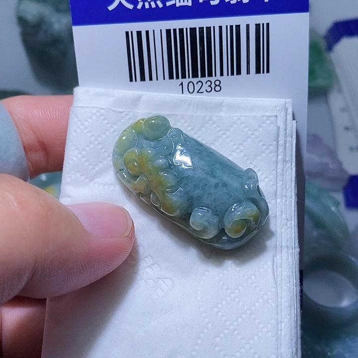 翡翠未镶嵌颈饰天光墟翡翠市场现金代购