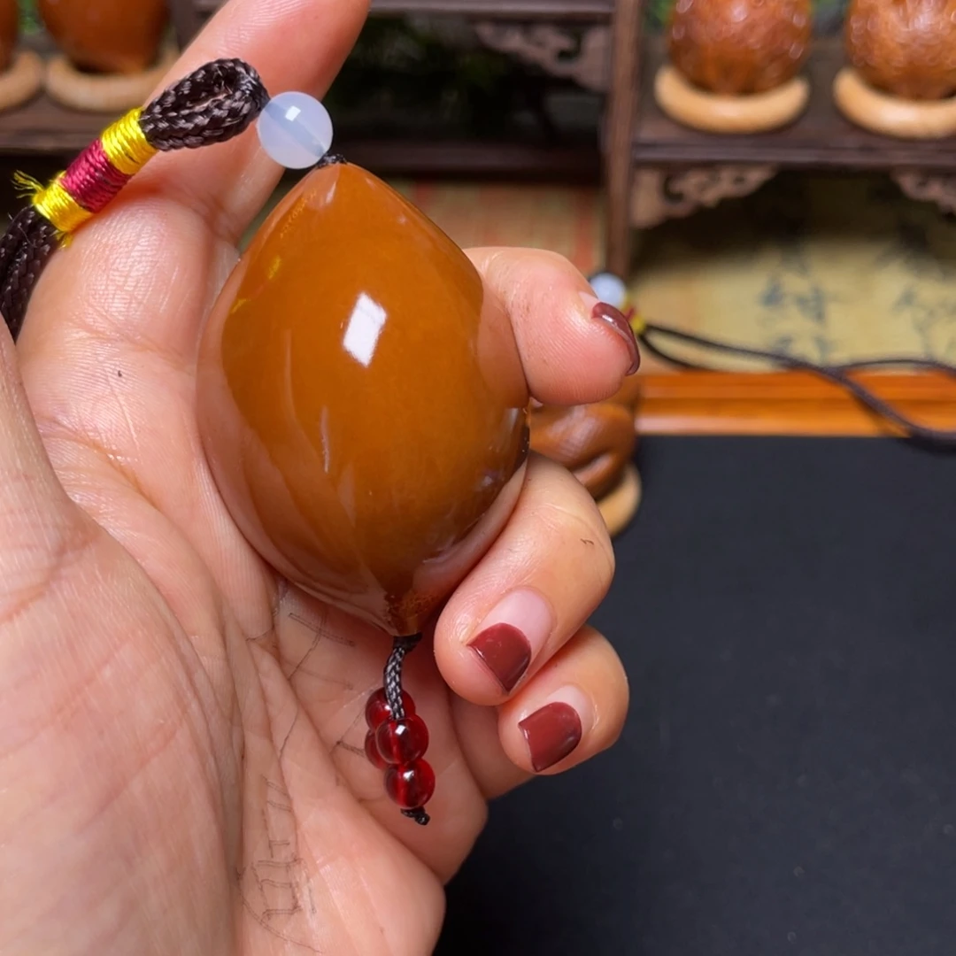 橄榄核吊坠一线天37穿配