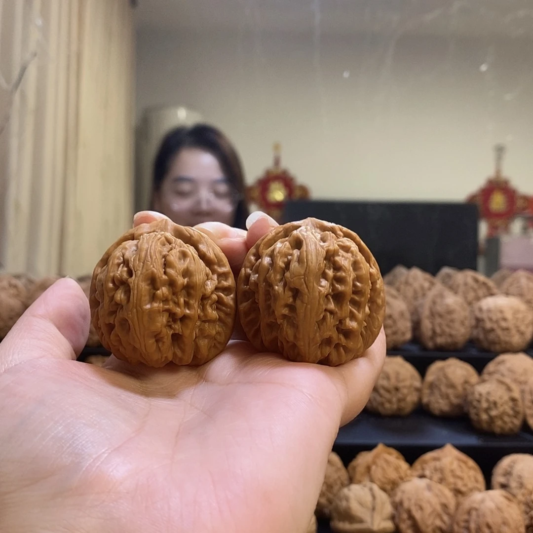 把件文玩核桃刹***恒39➕红锦鲤打底了