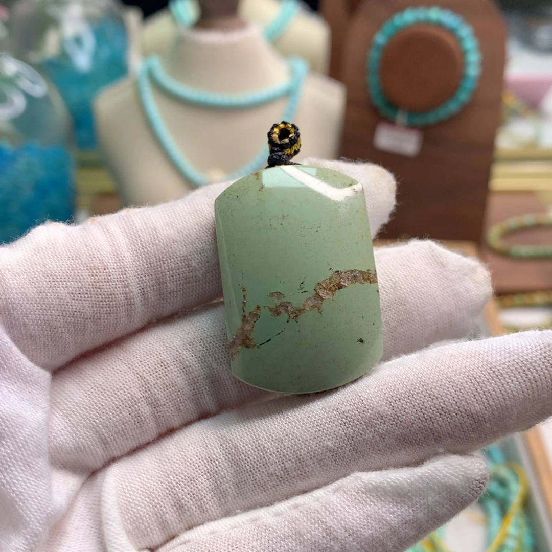 绿松石未镶嵌饰品