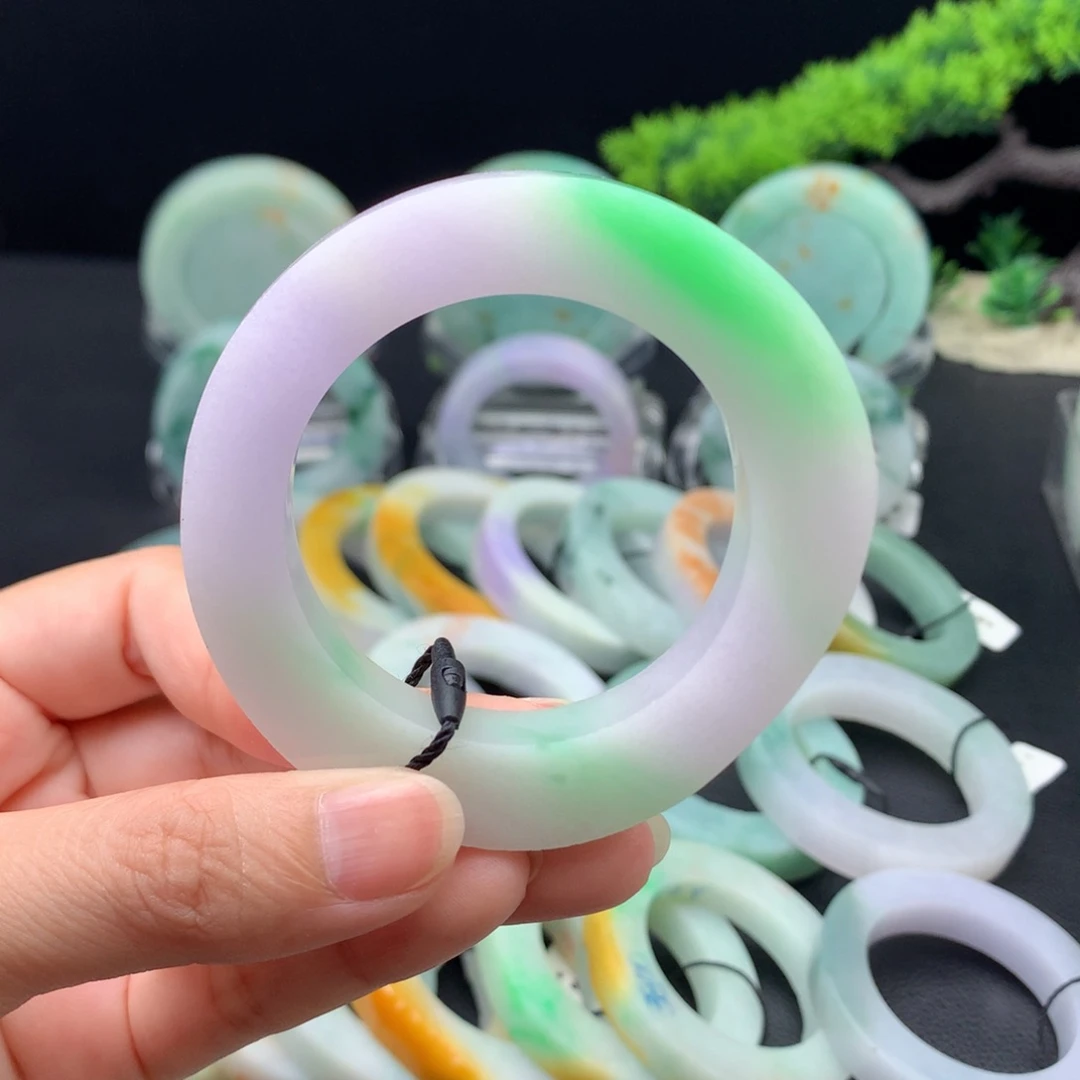 未镶嵌翡翠手镯定制翡翠