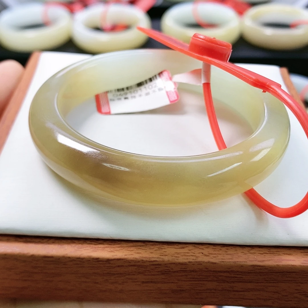 和田玉未镶嵌手镯52