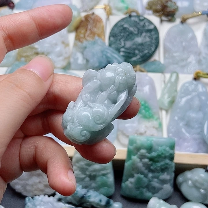 翡翠未镶嵌颈饰翡翠