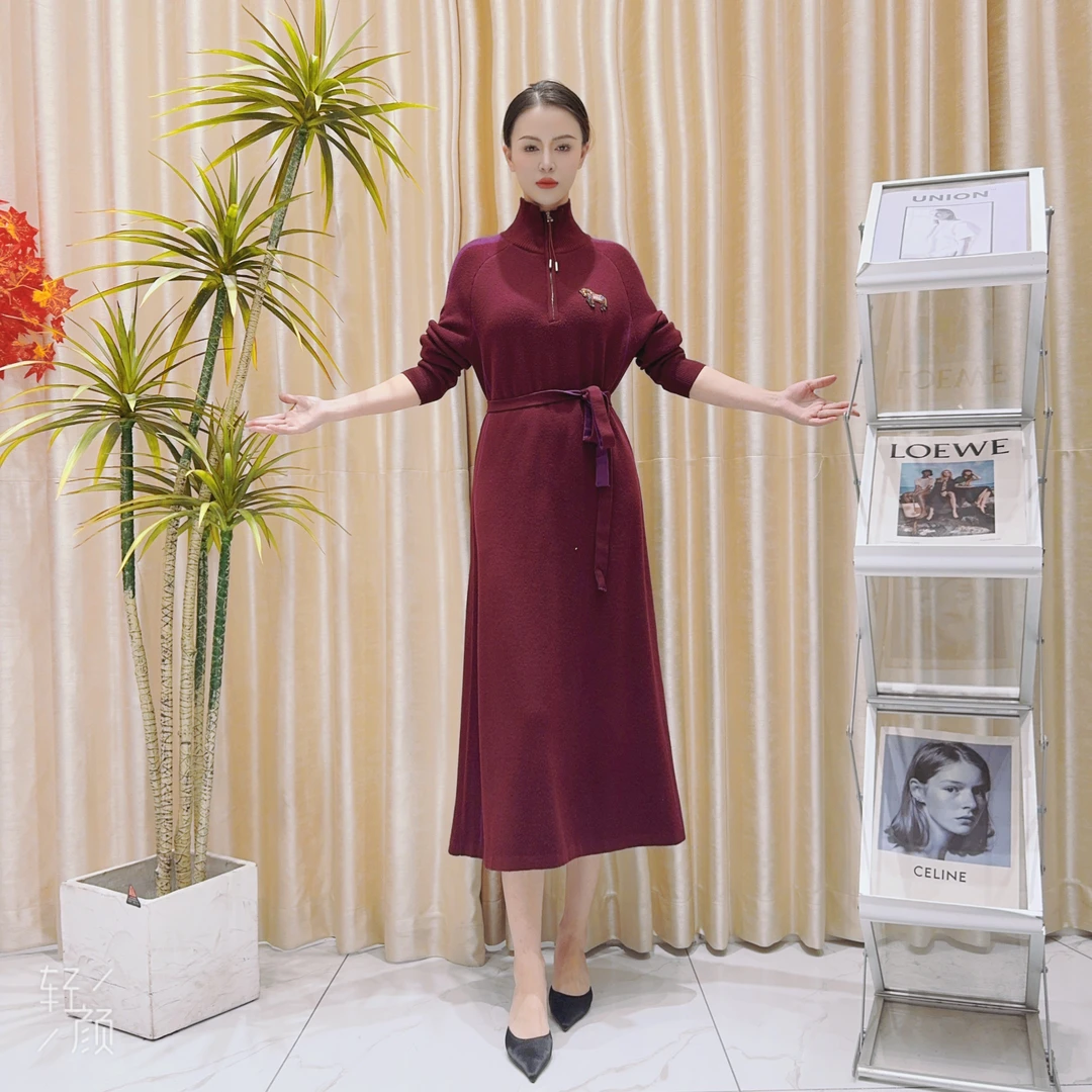 A205玫紫红设计气质秋冬轻奢针织连衣裙时尚复古