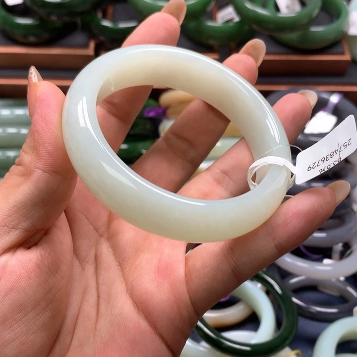 【闪购商品】未镶嵌手镯和田玉