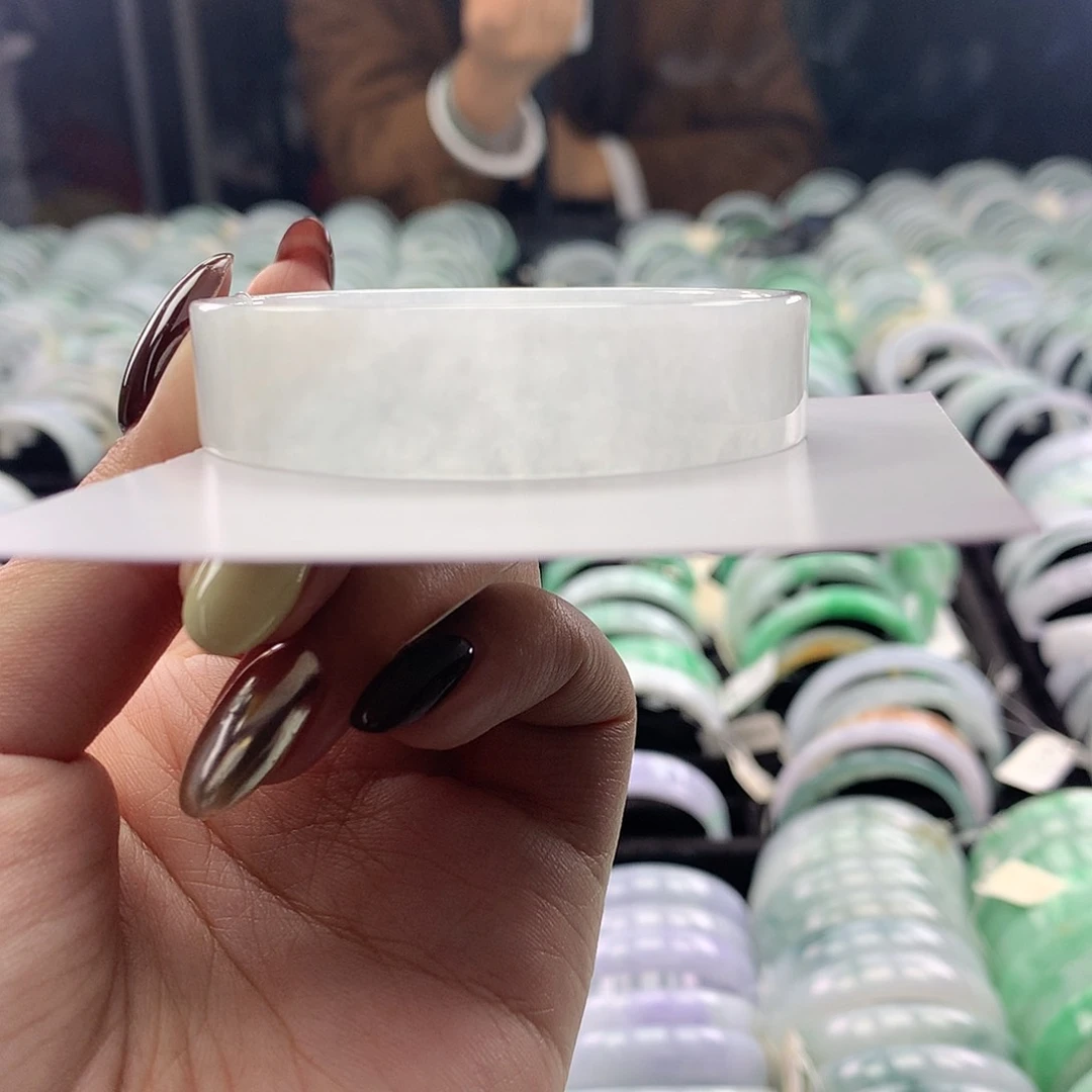 未镶嵌手镯翡翠公主