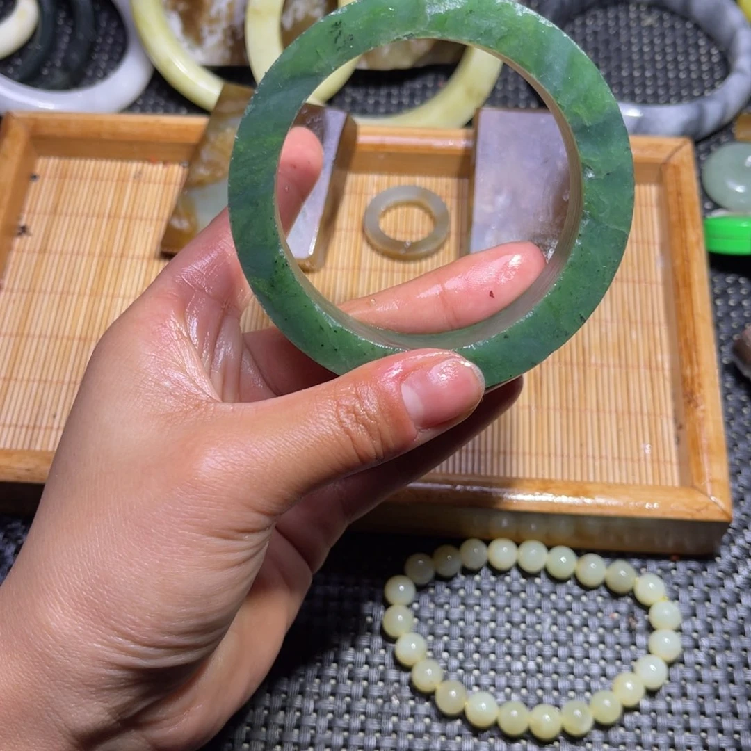 未镶嵌和田玉车挂